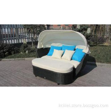 Roofed Outdoor Rattan Daybed , Wicker Conservatory Furnitur